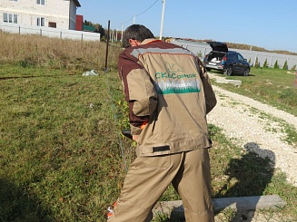 Забор из профнастила с утрамбованным щебнем 180 метров